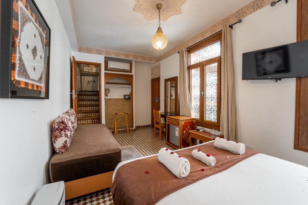 WhatsApp-Image-2025-09-25-at-18.02.58-2-1024x683