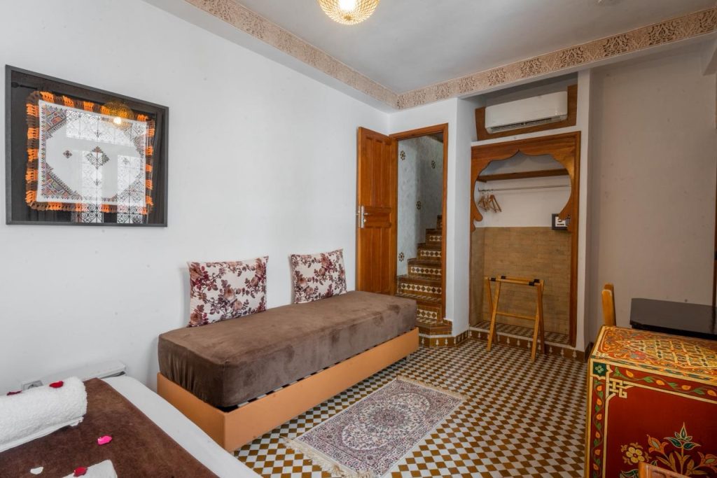 WhatsApp-Image-2025-09-25-at-18.02.59-2-1024x683