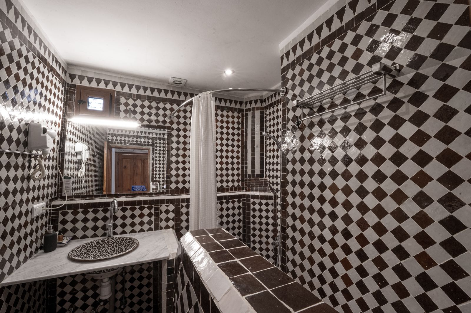 WhatsApp Image 2025-10-15 at 19.34.47