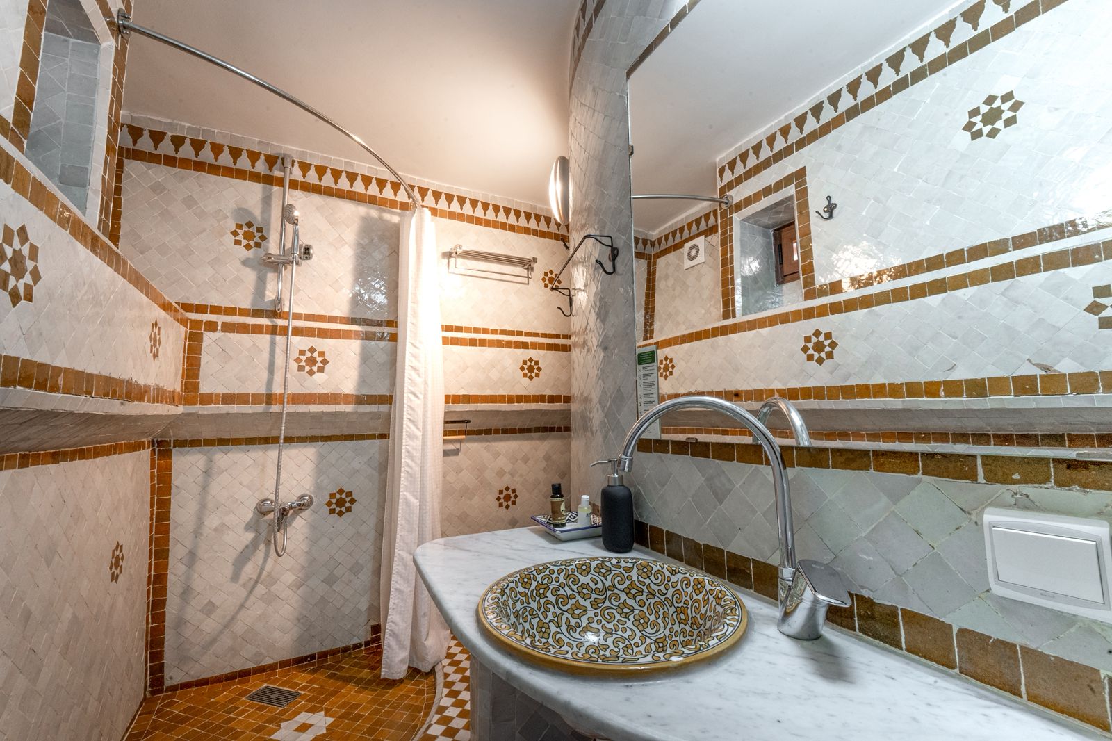 WhatsApp Image 2025-10-15 at 19.36.06